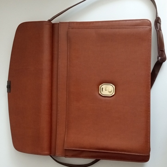 ๐ค๐ผ Briefcase Crossbody Laptop Bag | Caramel Brown | 16 x 13 inches - Picture 7 of 11